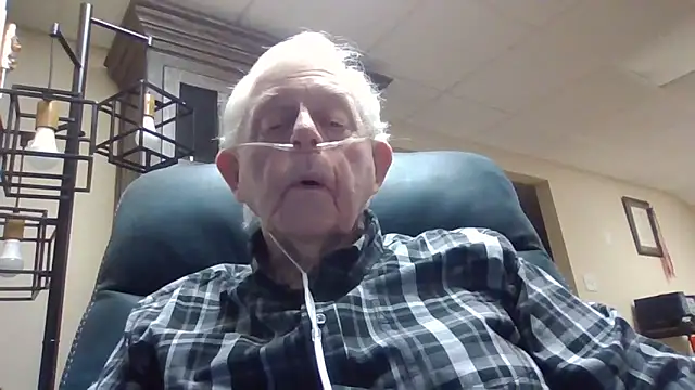 Snapshot of bootlegmanz chatting on February 2026 03:04:01 PM bootlegmanz online show from February 2026 03:04:01 PM