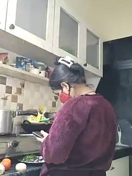 IND COUPLE1 online show from December 2024 06:52:02 PM