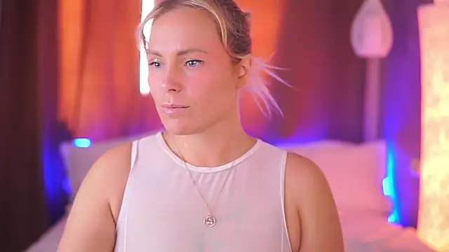 Snapshot of Charming_Daphny chatting on September 2025 06:01:02 AM Charming Daphny online show from September 2025 06:01:02 AM