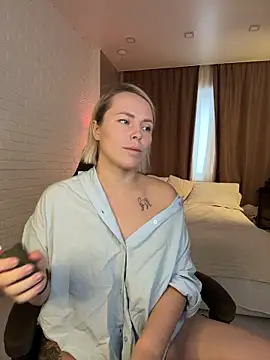 Snapshot of Charming_Daphny chatting on November 2025 06:38:02 AM Charming Daphny online show from November 2025 06:38:02 AM