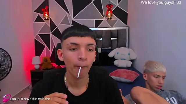 Snapshot of Juan_Nd_Steven chatting on June 2026 10:51:02 PM Juan Nd Steven online show from June 2026 10:51:02 PM