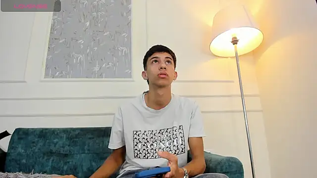 Lucian Davi online show from October 2025 12:13:02 PM