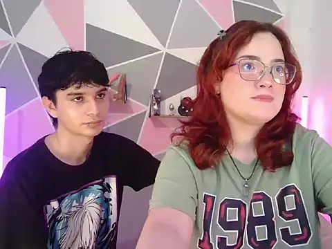 Snapshot of AndrewAnndCherry chatting on December 2025 12:18:01 AM AndrewAnndCherry online show from December 2025 12:18:01 AM