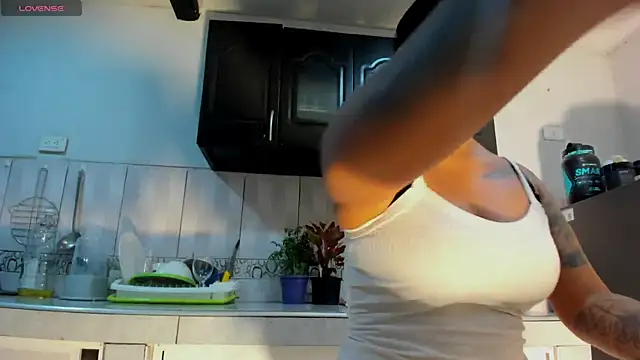 Snapshot of luisa16xxx chatting on December 2024 01:50:01 AM luisa16xxx online show from December 2024 01:50:01 AM