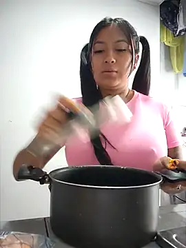 Snapshot of luisa16xxx chatting on October 2025 07:23:01 PM luisa16xxx online show from October 2025 07:23:01 PM