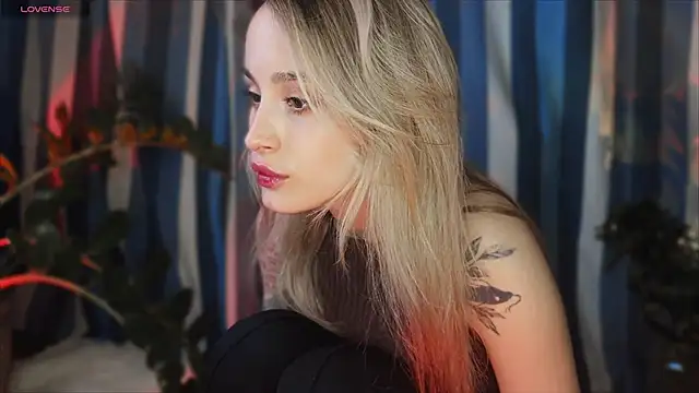 Snapshot of aviva_faith chatting on November 2025 07:51:02 PM aviva faith online show from November 2025 07:51:02 PM