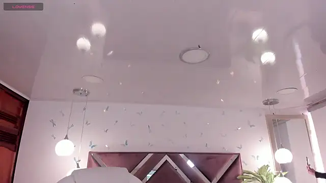 Snapshot of _Antonnela_ chatting on November 2025 02:17:01 PM Antonnela online show from November 2025 02:17:01 PM