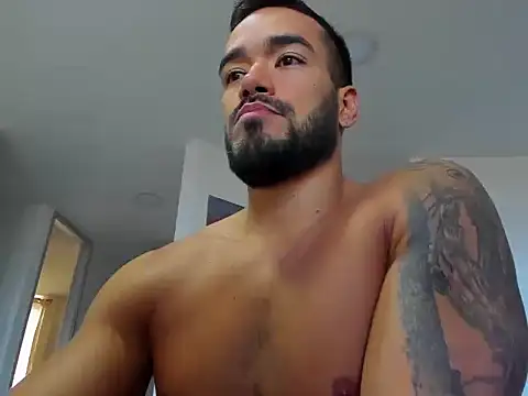 Snapshot of Alexander_Martines chatting on October 2025 09:20:01 PM Alexander Martines online show from October 2025 09:20:01 PM