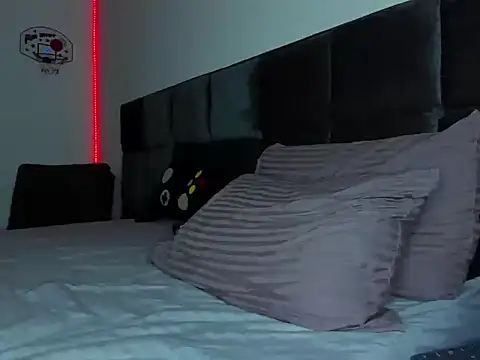 Snapshot of Alexander_Martines chatting on November 2025 01:16:02 AM Alexander Martines online show from November 2025 01:16:02 AM