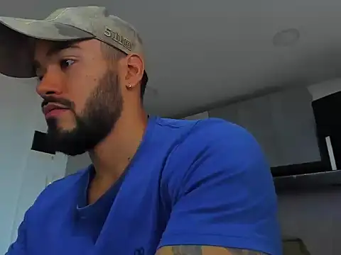 Snapshot of Alexander_Martines chatting on November 2025 09:25:01 PM Alexander Martines online show from November 2025 09:25:01 PM