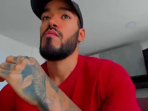 Snapshot of Alexander_Martines chatting on December 2025 08:06:02 PM Alexander Martines online show from December 2025 08:06:02 PM