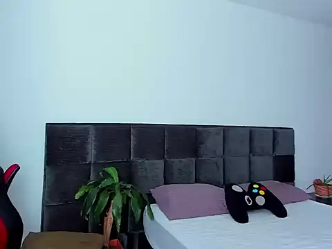 Alexander Martines online show from April 2026 07:58:01 PM