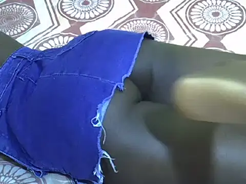 queenbarbie1 online show from February 2025 10:38:02 AM