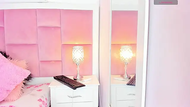 DaphneLloyd online show from December 2024 07:11:02 PM