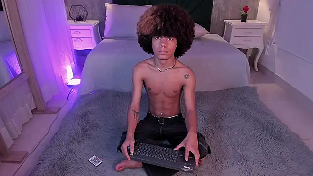 Alexiis Etereo online show from April 2026 07:36:02 PM