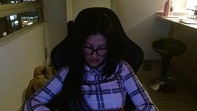 Snapshot of Charlotte_cute18 chatting on December 2025 01:14:02 AM Charlotte cute18 online show from December 2025 01:14:02 AM