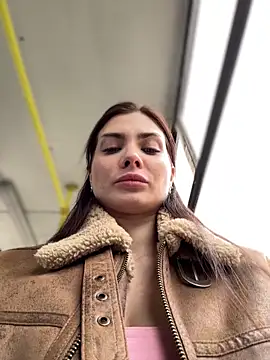 Snapshot of Accole chatting on March 2025 07:47:02 AM Accole online show from March 2025 07:47:02 AM