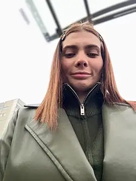 Snapshot of Accole chatting on November 2025 07:18:02 AM Accole online show from November 2025 07:18:02 AM