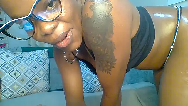Snapshot of Petite_254 chatting on June 2026 01:50:02 AM Petite 254 online show from June 2026 01:50:02 AM