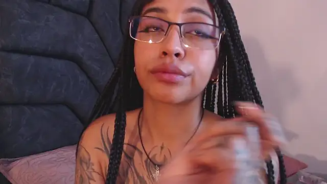 Snapshot of JuliaRose_ks chatting on October 2025 12:19:01 AM JuliaRose ks online show from October 2025 12:19:01 AM