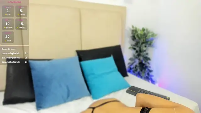 Snapshot of Natasha_Smith09 chatting on February 2025 06:40:01 AM Natasha Smith09 online show from February 2025 06:40:01 AM