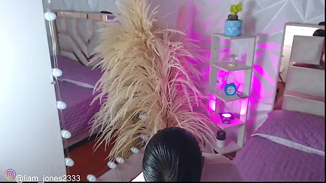 Jonesliam23 online show from September 2025 07:06:02 PM