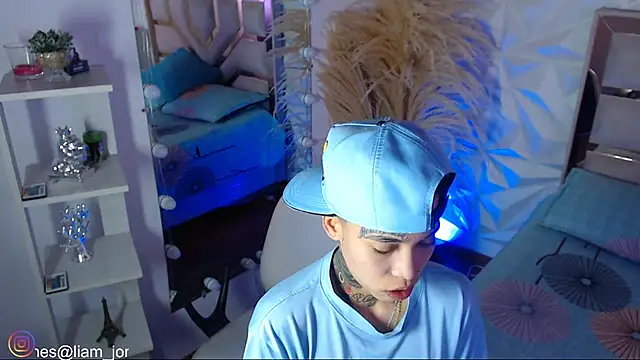 Jonesliam23 online show from February 2026 08:18:01 PM