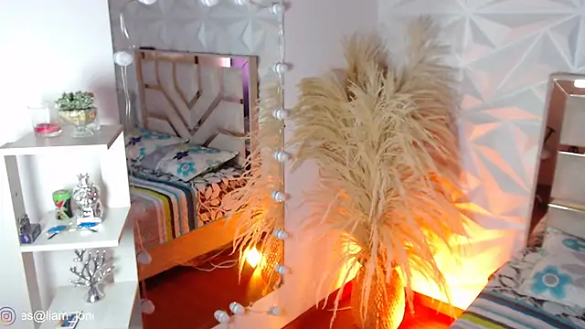 Jonesliam23 online show from March 2026 07:18:02 PM