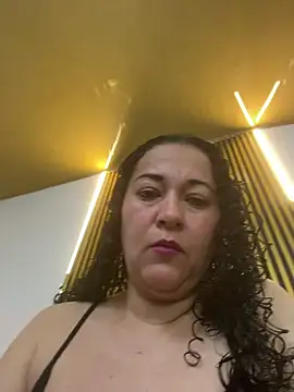 Snapshot of luisa_curli chatting on July 2026 09:07:02 PM luisa curli online show from July 2026 09:07:02 PM