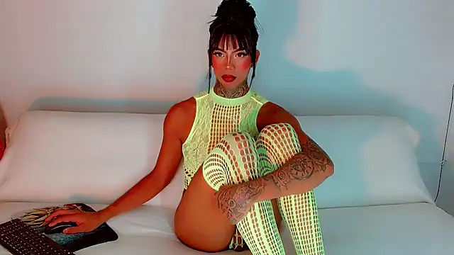 laura sweett120 online show from February 2025 10:48:01 PM