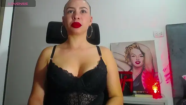 Snapshot of Shantalhotx69 chatting on December 2024 09:13:02 PM Shantalhotx69 online show from December 2024 09:13:02 PM