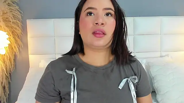 HannaKarson online show from November 2025 11:31:01 AM