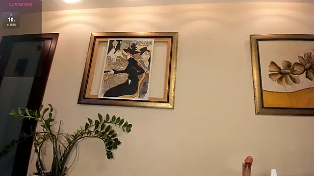 Snapshot of luna-catt chatting on March 2025 01:40:02 PM luna-catt online show from March 2025 01:40:02 PM