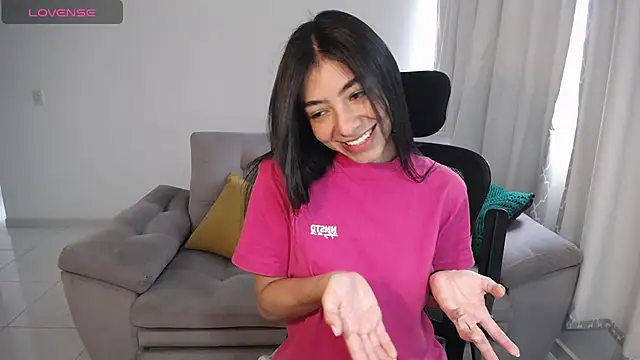 Snapshot of Liissa_cute_ chatting on December 2024 05:54:02 PM Liissa cute online show from December 2024 05:54:02 PM