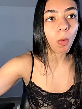 Snapshot of Liissa_cute_ chatting on October 2025 07:01:02 PM Liissa cute online show from October 2025 07:01:02 PM