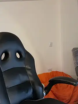 Snapshot of Liissa_cute_ chatting on October 2025 07:18:01 PM Liissa cute online show from October 2025 07:18:01 PM