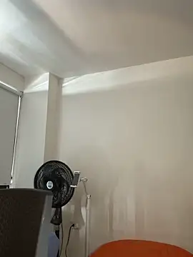 Snapshot of Liissa_cute_ chatting on November 2025 07:35:01 PM Liissa cute online show from November 2025 07:35:01 PM