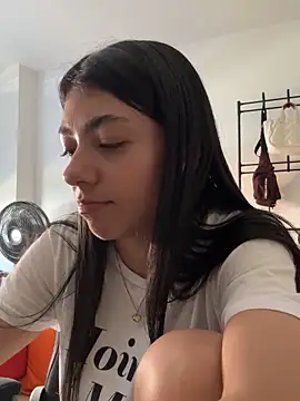 Snapshot of Liissa_cute_ chatting on December 2025 07:18:01 PM Liissa cute online show from December 2025 07:18:01 PM