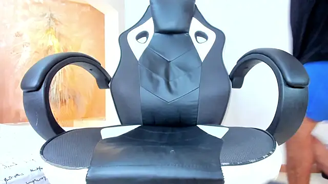 Snapshot of ANGEL_NICOLAS chatting on February 2025 09:01:01 PM ANGEL NICOLAS online show from February 2025 09:01:01 PM