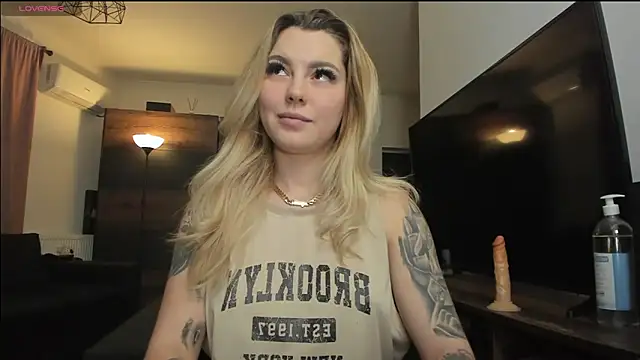 Snapshot of justchloex chatting on January 2025 11:10:01 PM justchloex online show from January 2025 11:10:01 PM