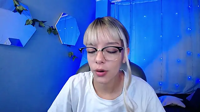 peyton golden1 online show from November 2025 03:29:02 AM