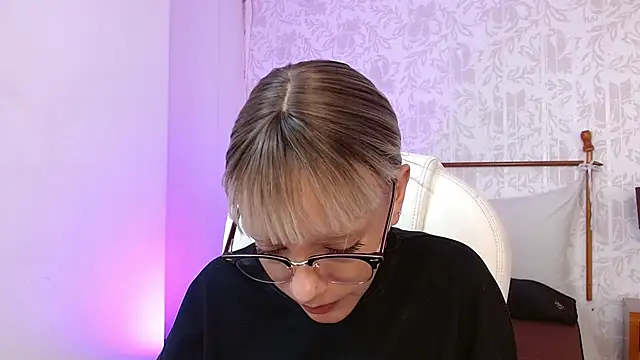 peyton golden1 online show from December 2025 03:23:01 AM