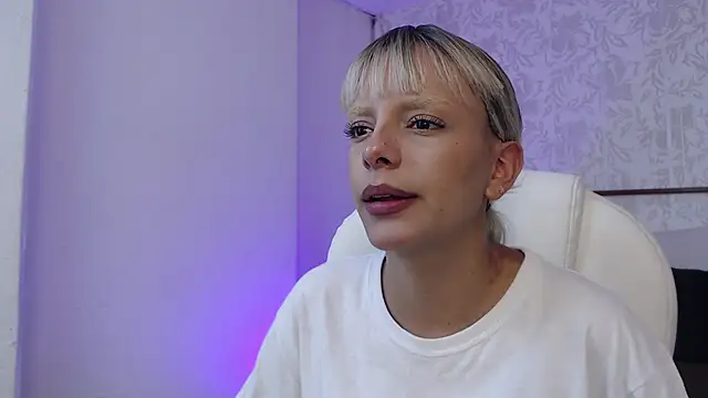 peyton golden1 online show from December 2025 03:27:02 AM