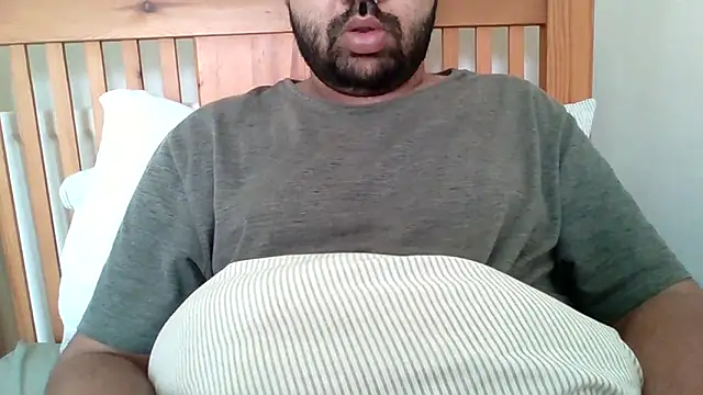 whoreboi98 online show from April 2026 09:19:01 AM