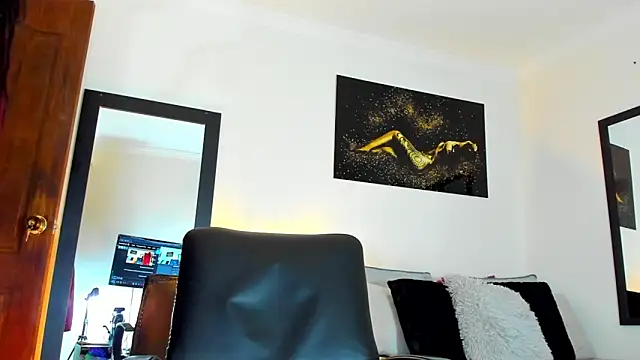 Snapshot of KimberlyBanks2 chatting on November 2025 01:04:01 PM KimberlyBanks2 online show from November 2025 01:04:01 PM