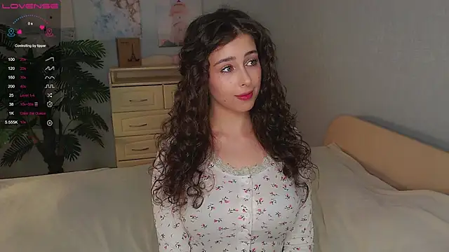 Snapshot of cosmosbaby chatting on October 2025 04:11:01 PM cosmosbaby online show from October 2025 04:11:01 PM