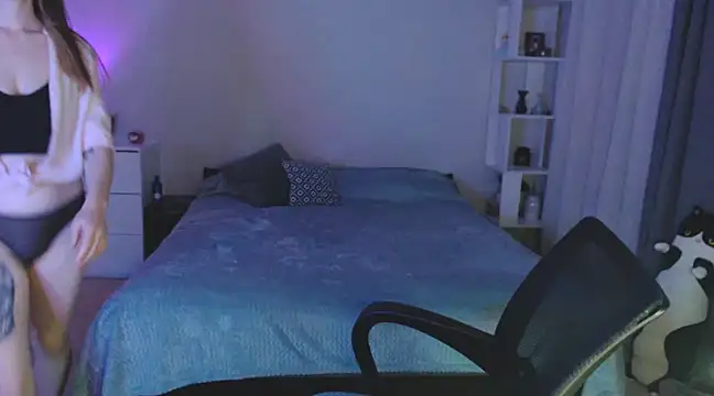 Allaria online show from February 2025 07:19:02 PM