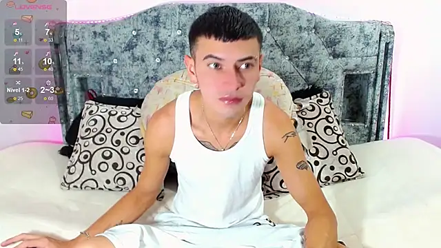 snopyy  online show from October 2025 01:28:02 PM