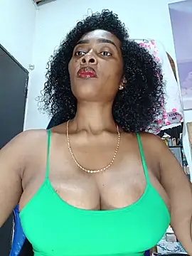 Snapshot of linda-palma chatting on May 2026 04:30:02 AM linda-palma online show from May 2026 04:30:02 AM