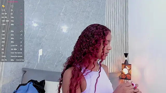 Snapshot of Sophiee_Velvet chatting on January 2025 11:33:02 AM Sophiee Velvet online show from January 2025 11:33:02 AM